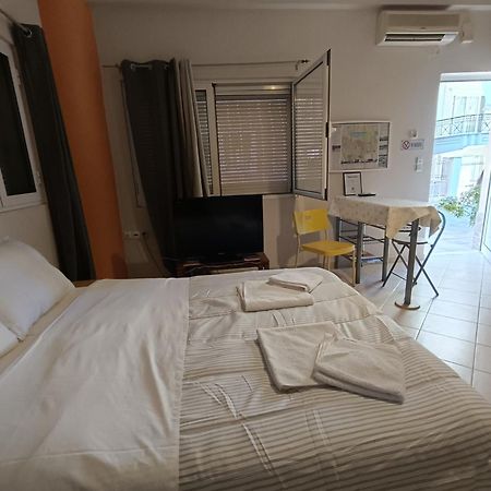 Cozy Apartment In The Center Of Aighion Achaia - Ground Floor - Ισόγειο Στουντιο Aigio Esterno foto