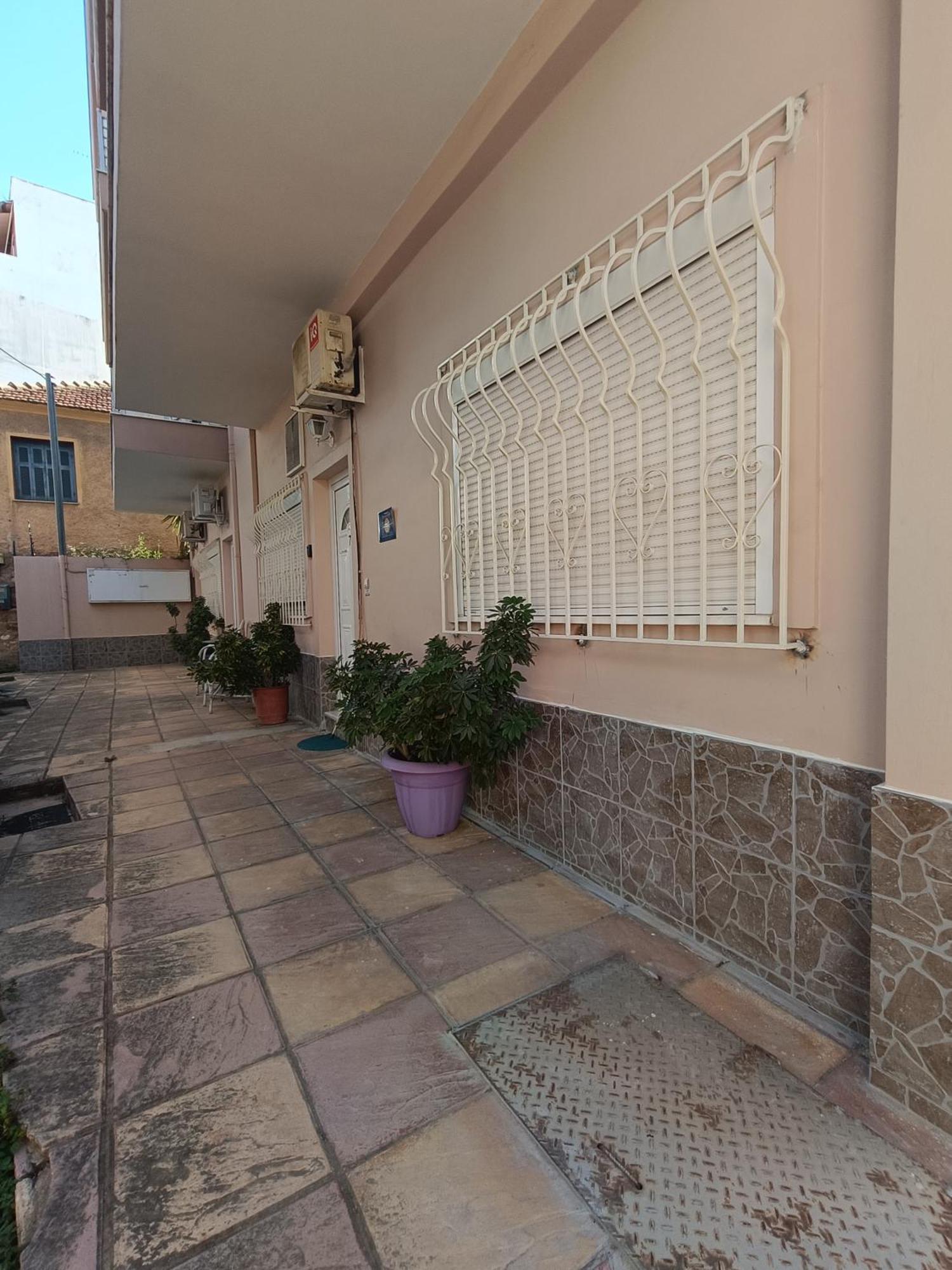 Cozy Apartment In The Center Of Aighion Achaia - Ground Floor - Ισόγειο Στουντιο Aigio Esterno foto